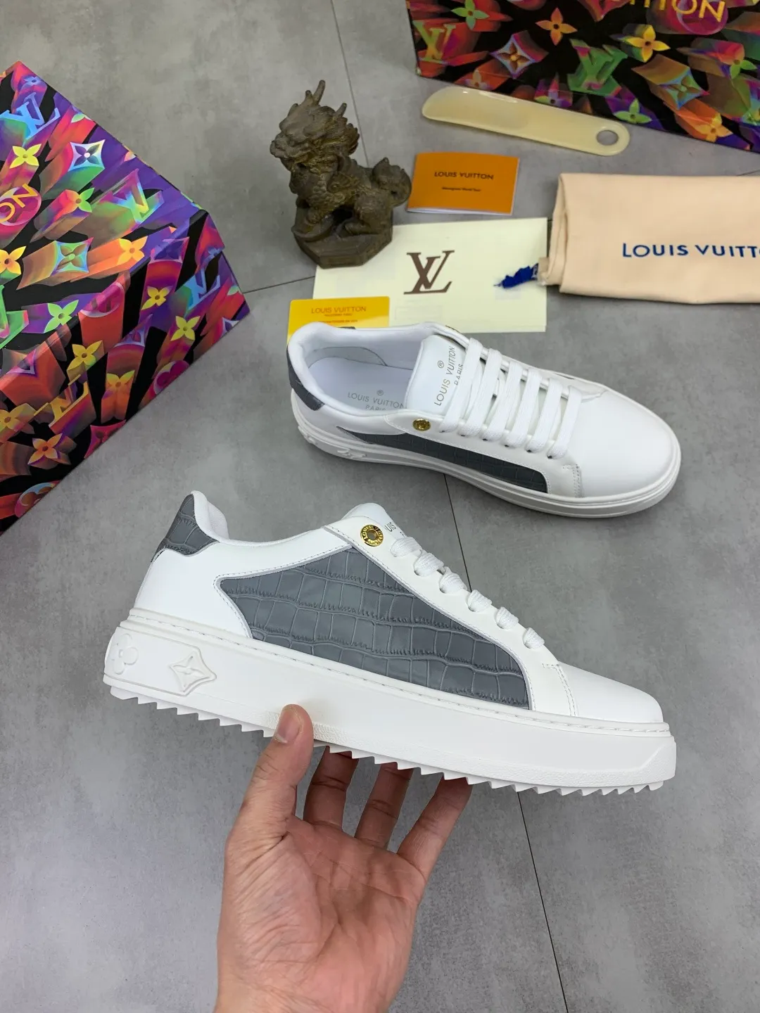 Men's men's shoes P520💰【New style】🆘High quality cowhide【Louis Vuitton】LV official website's latest model🎁casual and fashionable men's shoes👟hot style💥simple and elegant style, exclusive for trendy men. Unique official website's latest brand elements👑original decoration, fashionable and generous, the fabric is made of original denim➕comfortable and breathable mesh lining➕cow leather feet ✅The official website specifies wear-resistant casual outsole, the classic model is taken in real life🎬Color: 5⃣️colors available😍Number of codes: 38-44 Full set of packaging